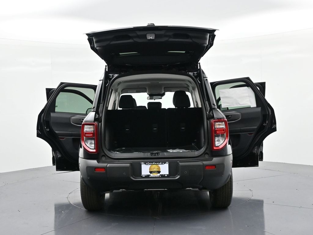 Ford Bronco Sport Vehicle Full-screen Gallery Image 28