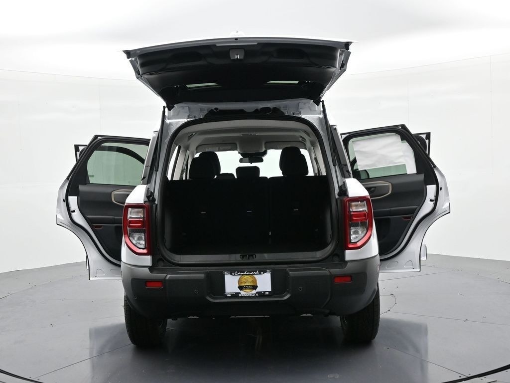 Ford Bronco Sport Vehicle Full-screen Gallery Image 28