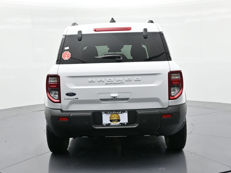 Ford Bronco Sport Vehicle Full-screen Gallery Image 7