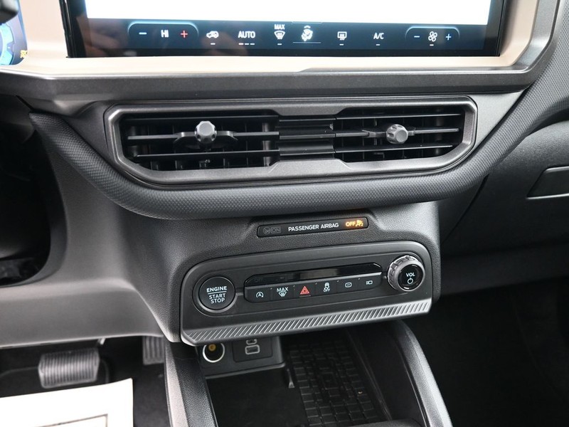 Ford Bronco Sport Vehicle Full-screen Gallery Image 12