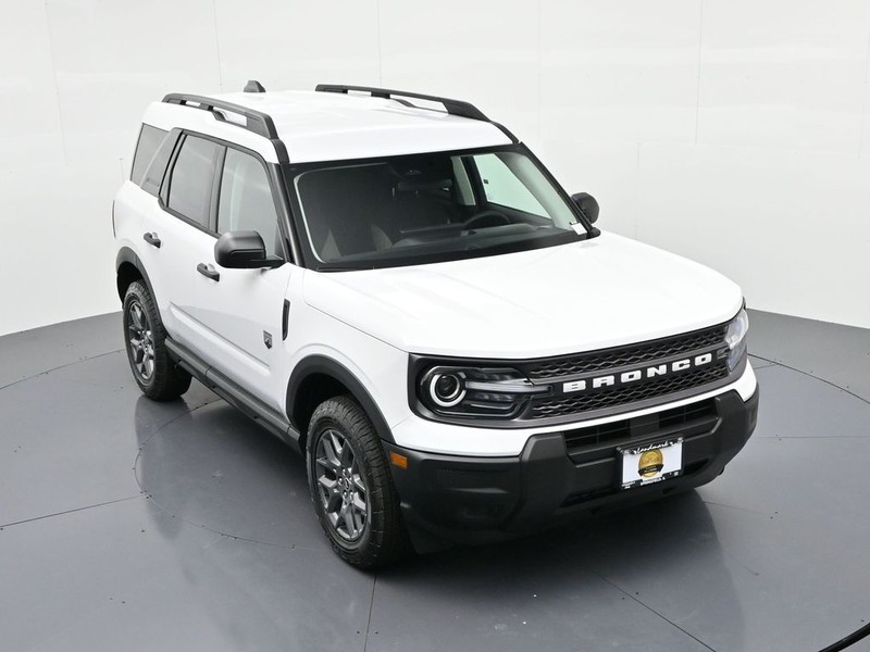 Ford Bronco Sport Vehicle Full-screen Gallery Image 17