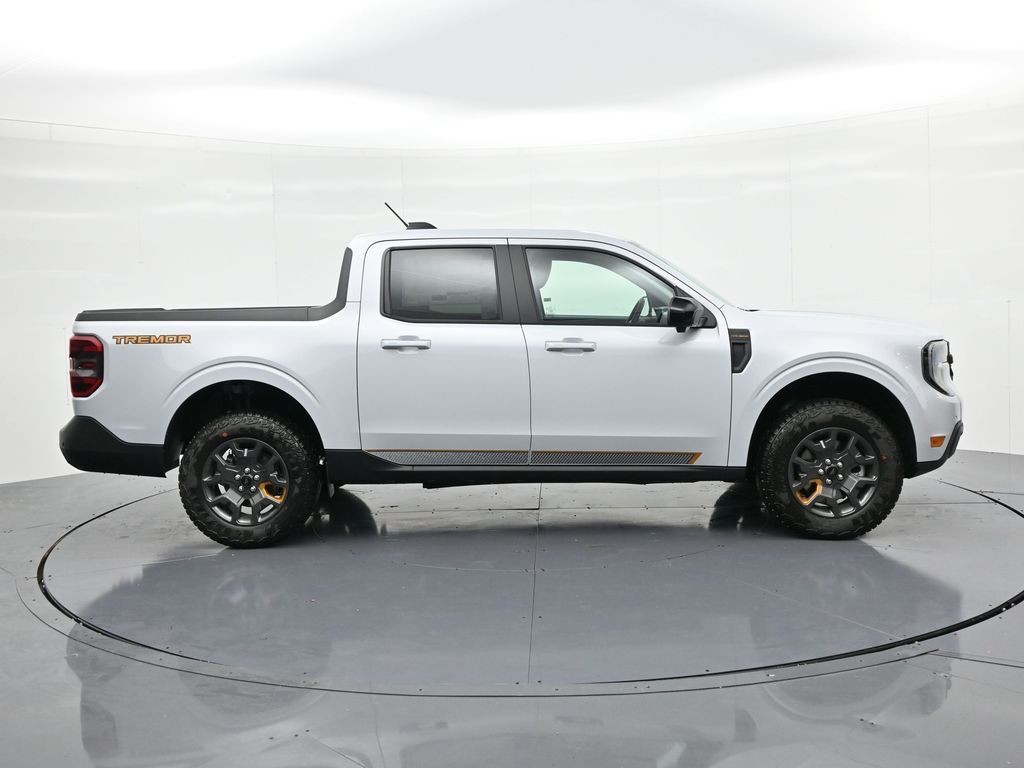 Ford Maverick Vehicle Full-screen Gallery Image 5