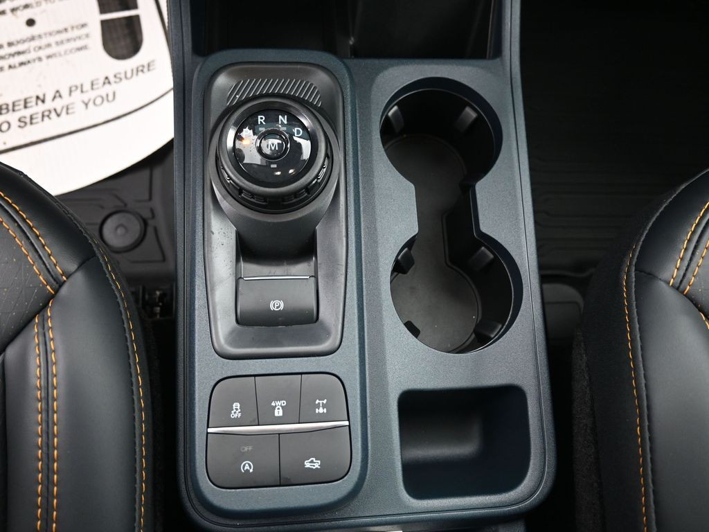 Ford Maverick Vehicle Full-screen Gallery Image 13