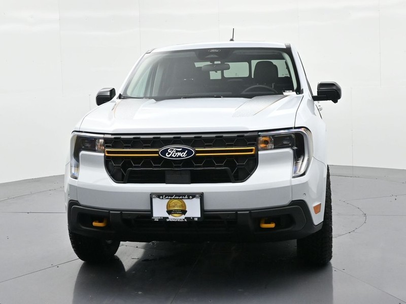 Ford Maverick Vehicle Full-screen Gallery Image 3