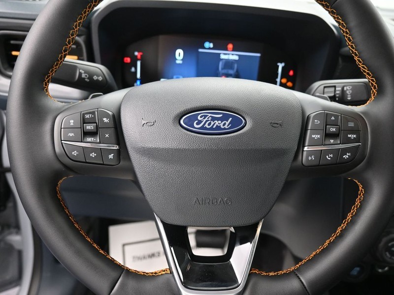 Ford Maverick Vehicle Full-screen Gallery Image 11