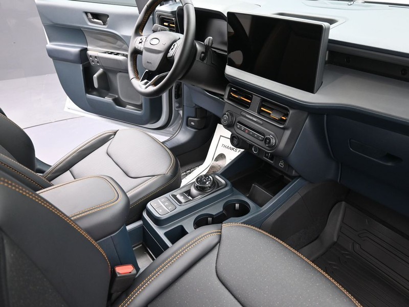 Ford Maverick Vehicle Full-screen Gallery Image 16
