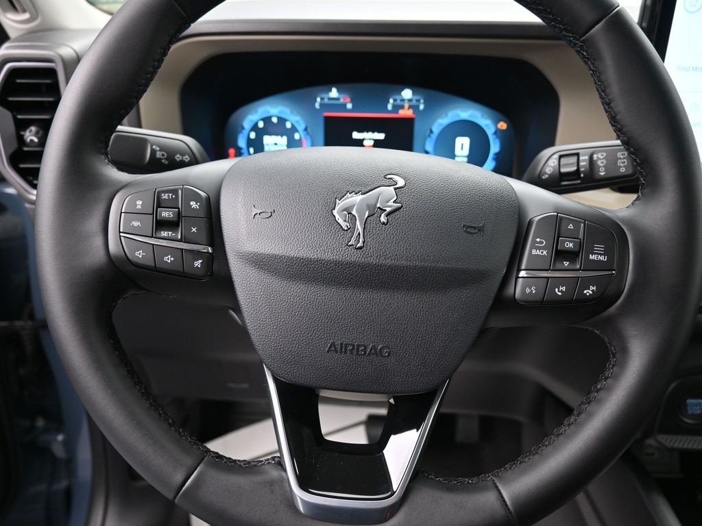 Ford Bronco Sport Vehicle Full-screen Gallery Image 11