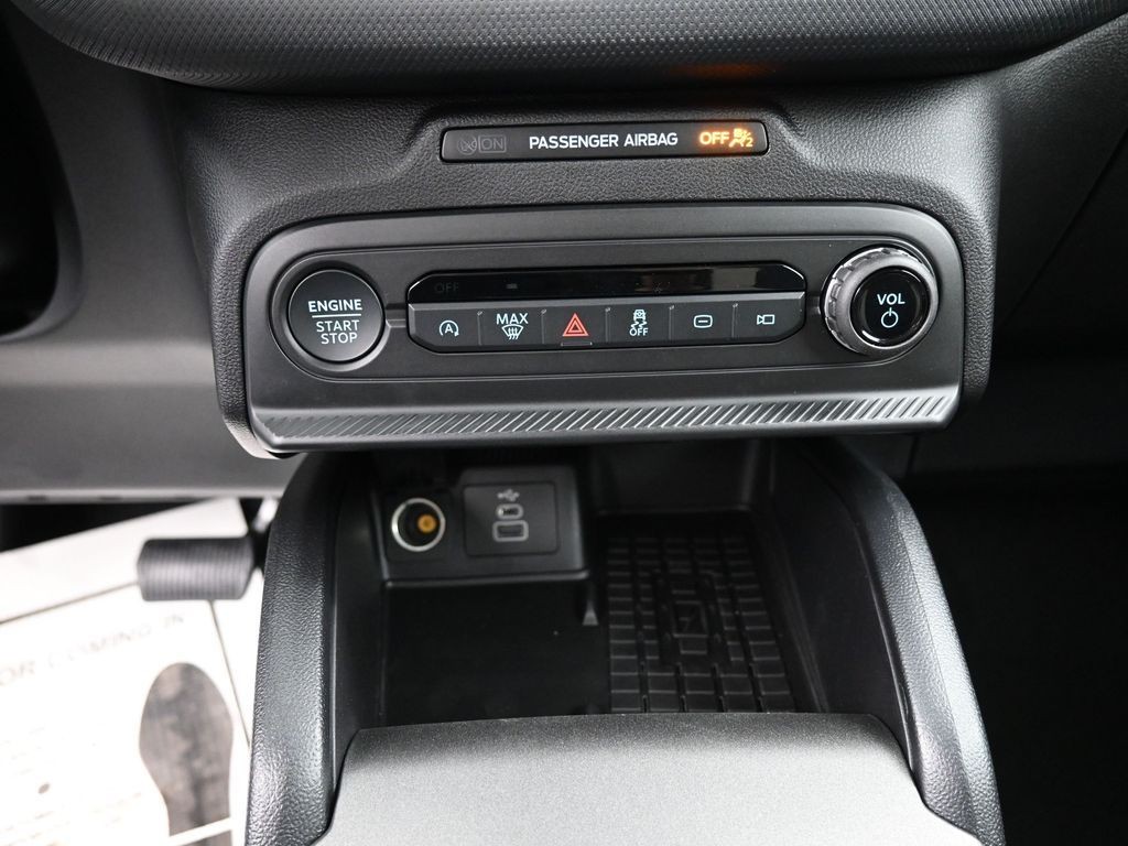 Ford Bronco Sport Vehicle Full-screen Gallery Image 13