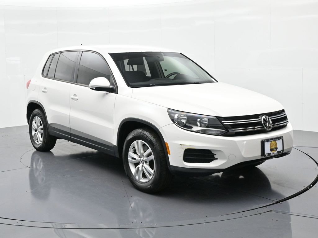 Volkswagen Tiguan Vehicle Full-screen Gallery Image 4