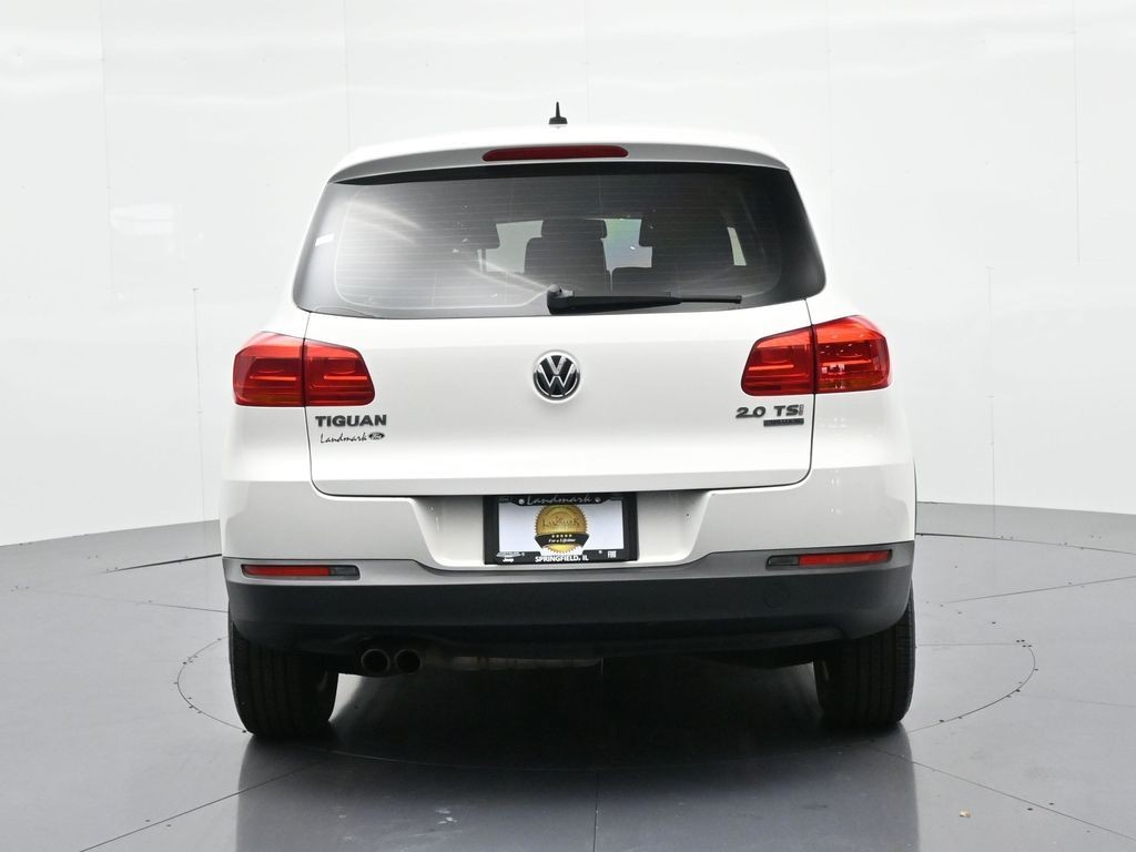 Volkswagen Tiguan Vehicle Full-screen Gallery Image 7