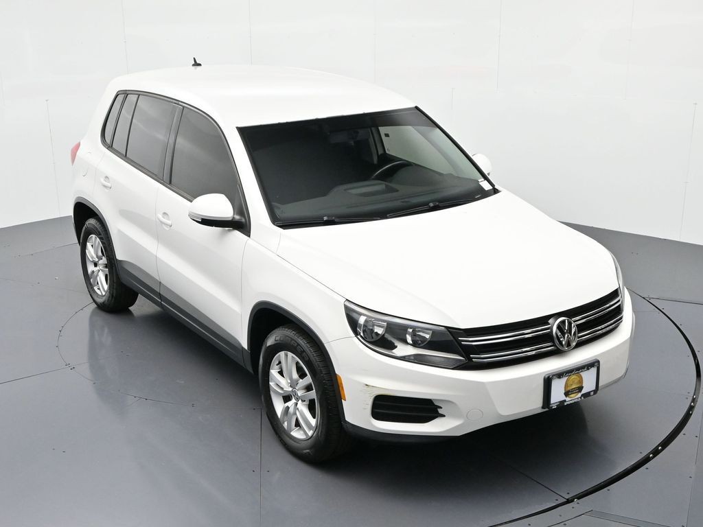 Volkswagen Tiguan Vehicle Full-screen Gallery Image 16