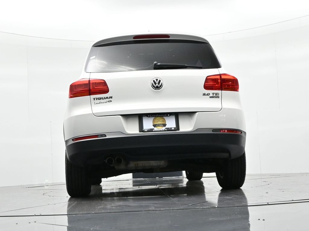 Volkswagen Tiguan Vehicle Full-screen Gallery Image 21