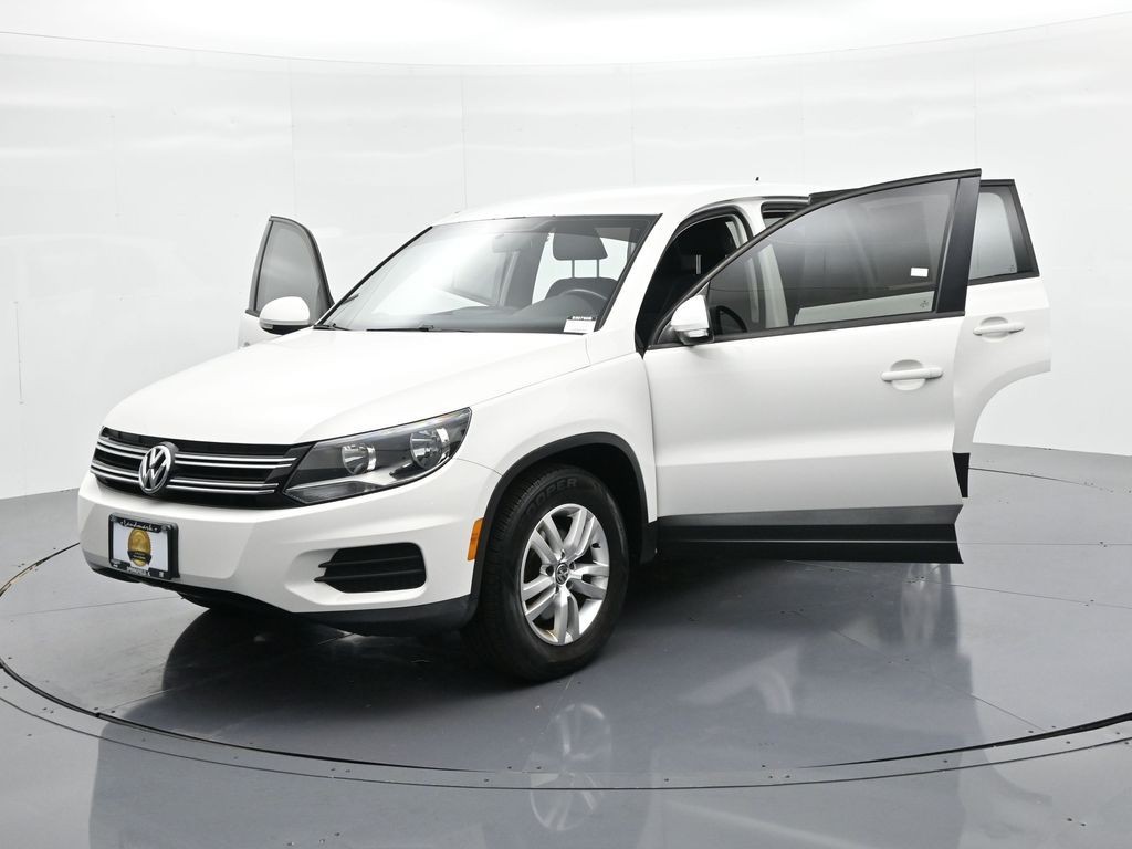 Volkswagen Tiguan Vehicle Full-screen Gallery Image 26