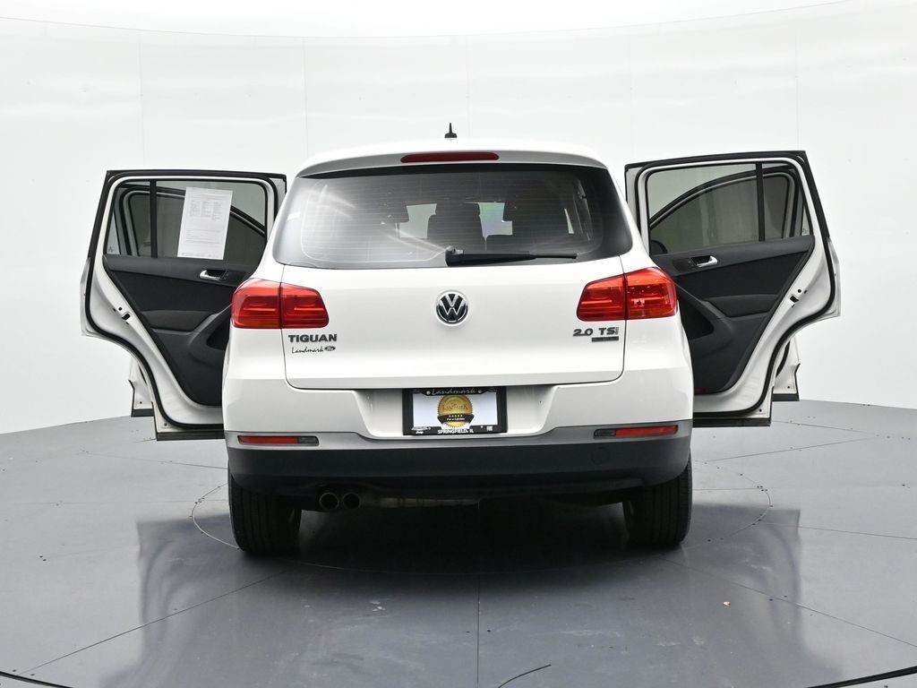 Volkswagen Tiguan Vehicle Full-screen Gallery Image 27