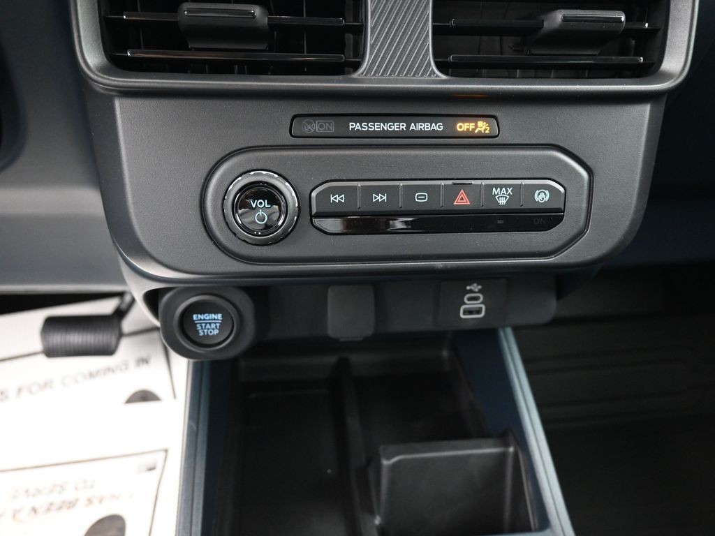 Ford Maverick Vehicle Full-screen Gallery Image 11