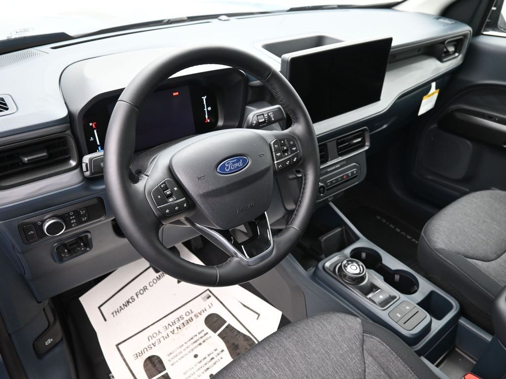 Ford Maverick Vehicle Full-screen Gallery Image 14