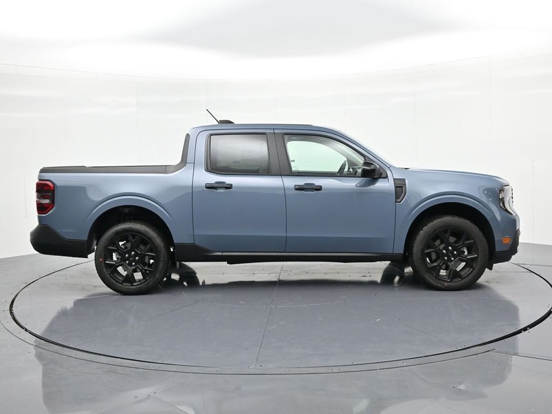 Ford Maverick Vehicle Full-screen Gallery Image 5