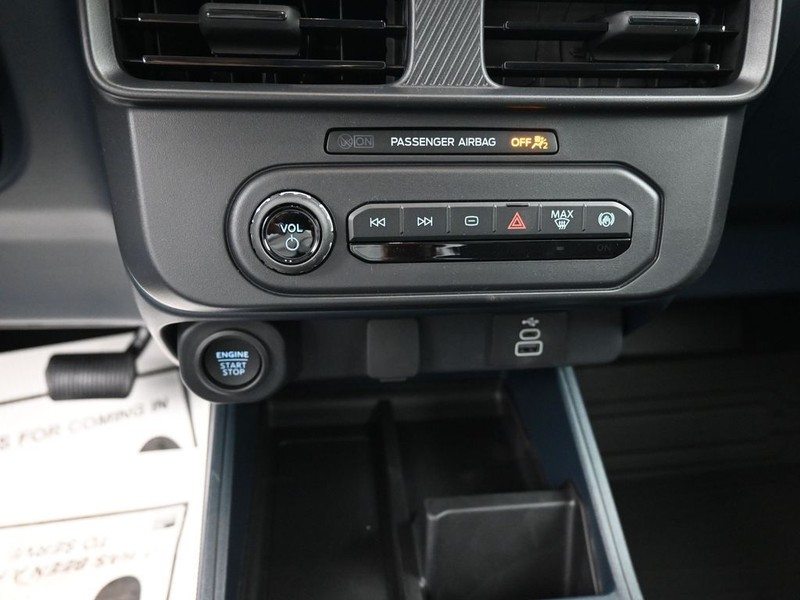 Ford Maverick Vehicle Full-screen Gallery Image 11