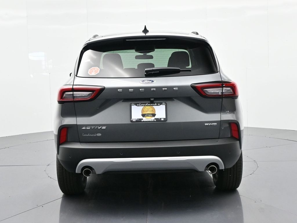 Ford Escape Vehicle Full-screen Gallery Image 7