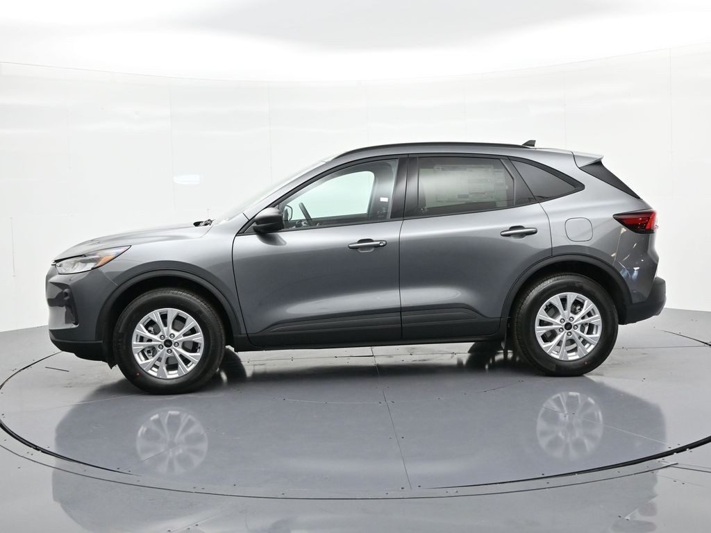 Ford Escape Vehicle Full-screen Gallery Image 9