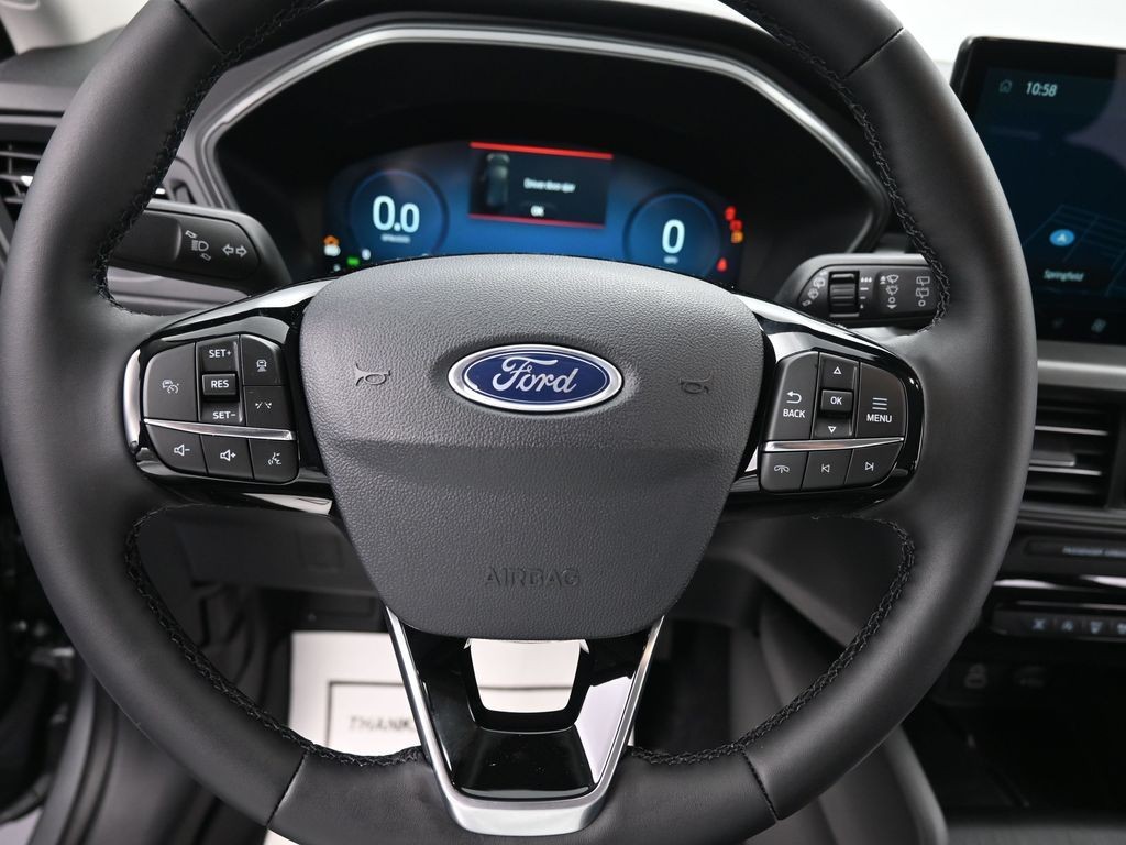 Ford Escape Vehicle Full-screen Gallery Image 10