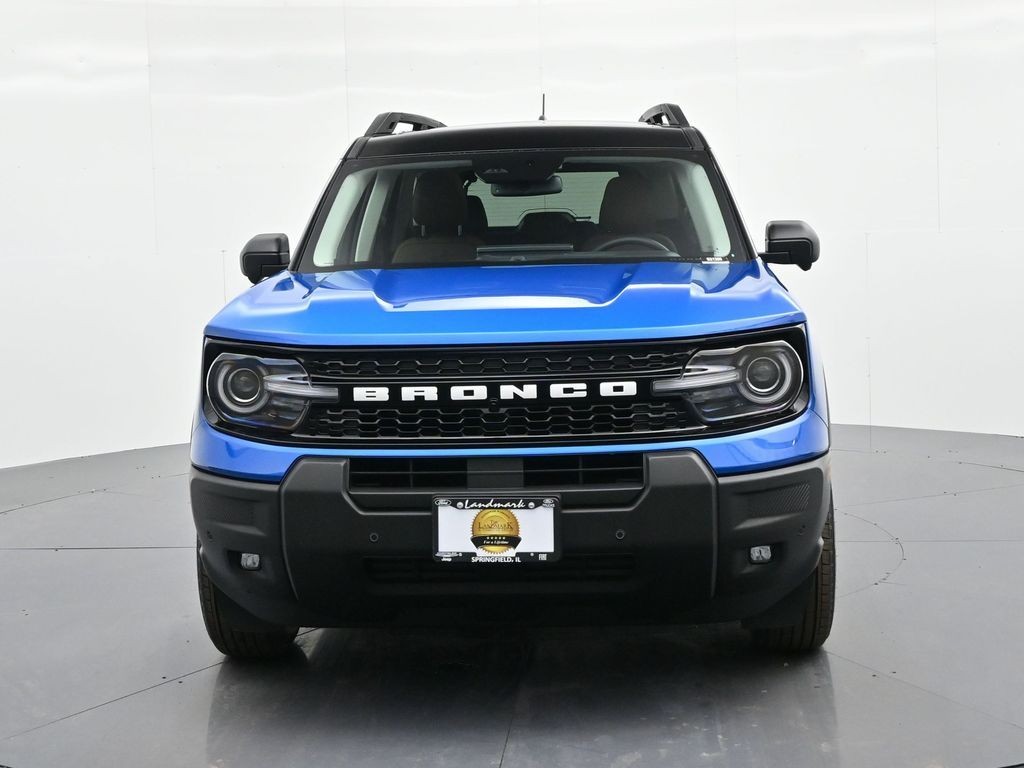 Ford Bronco Sport Vehicle Full-screen Gallery Image 3
