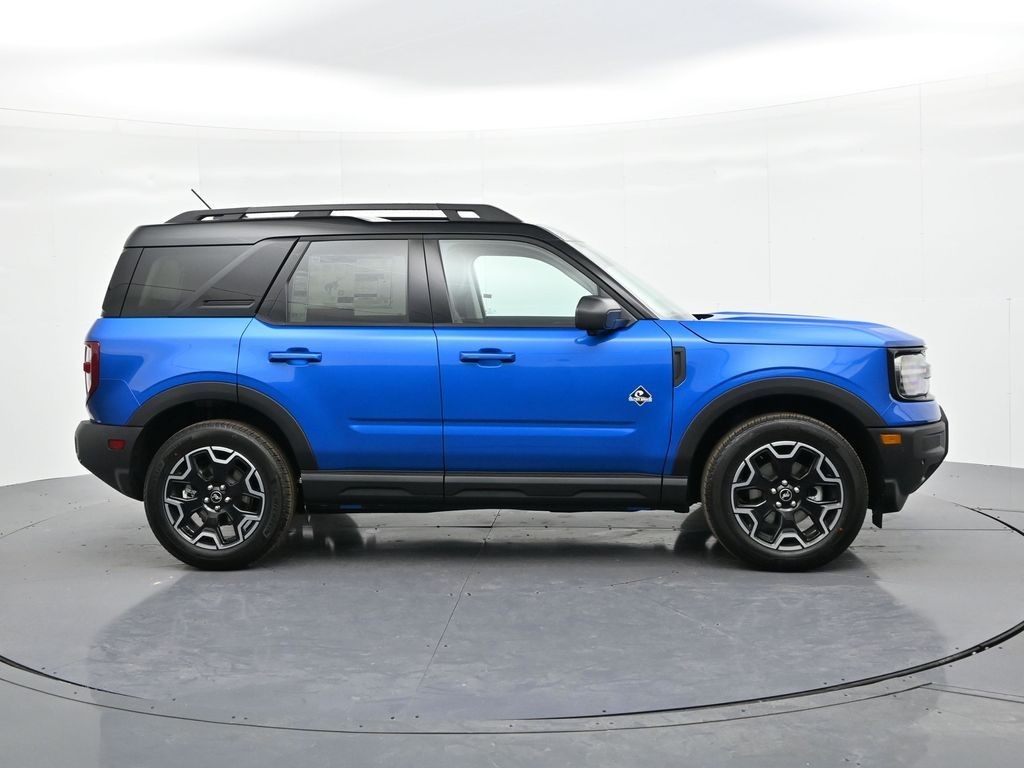 Ford Bronco Sport Vehicle Full-screen Gallery Image 5