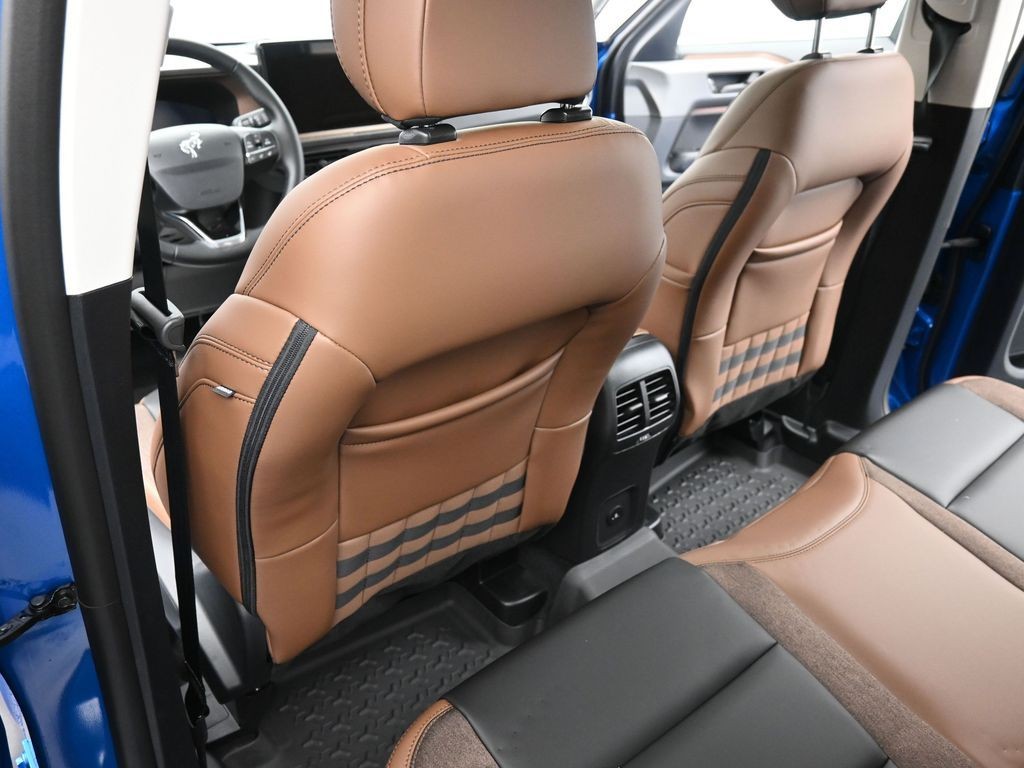 Ford Bronco Sport Vehicle Full-screen Gallery Image 18