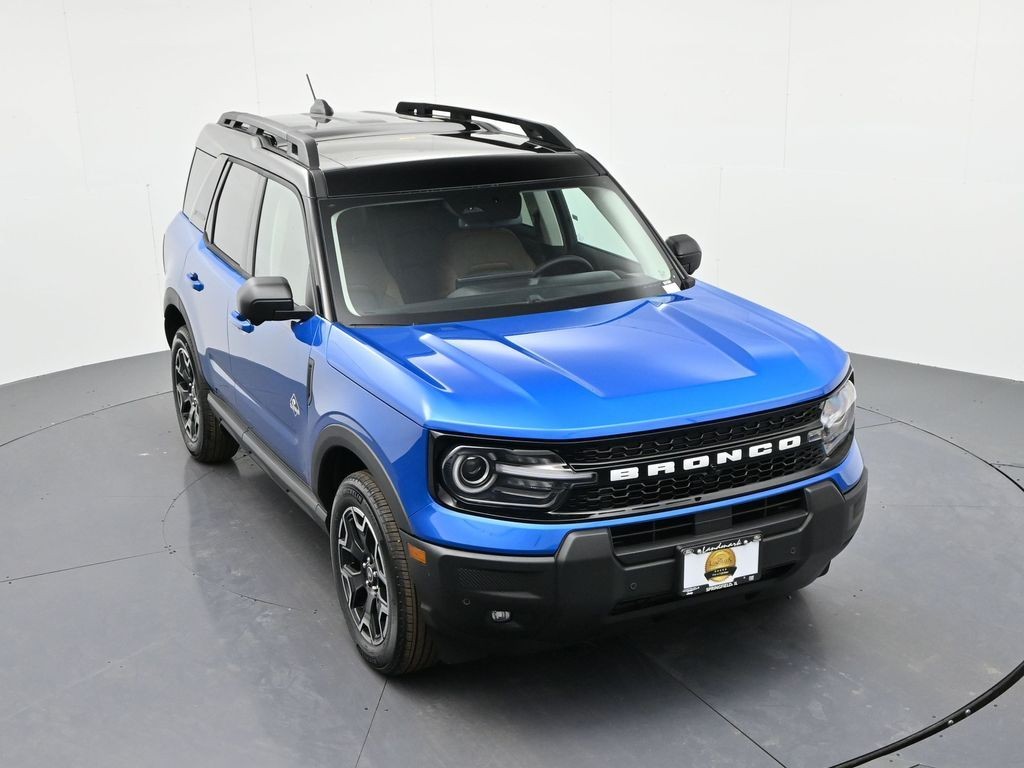 Ford Bronco Sport Vehicle Full-screen Gallery Image 19