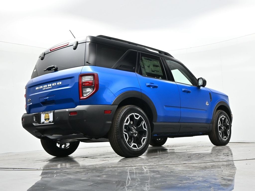 Ford Bronco Sport Vehicle Full-screen Gallery Image 25