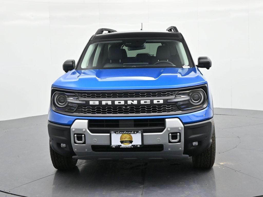 Ford Bronco Sport Vehicle Full-screen Gallery Image 3