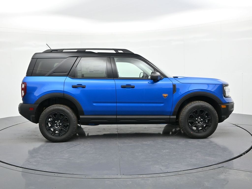 Ford Bronco Sport Vehicle Full-screen Gallery Image 5