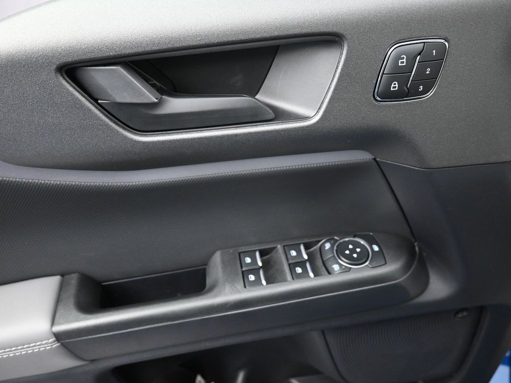 Ford Bronco Sport Vehicle Full-screen Gallery Image 10