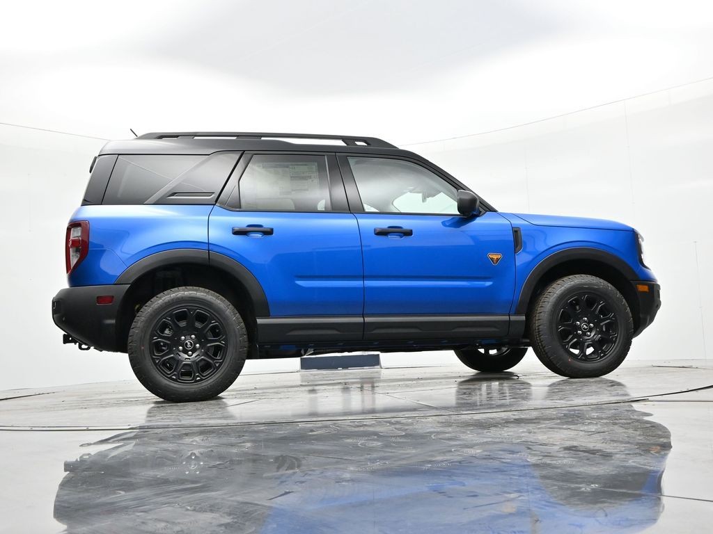 Ford Bronco Sport Vehicle Full-screen Gallery Image 25