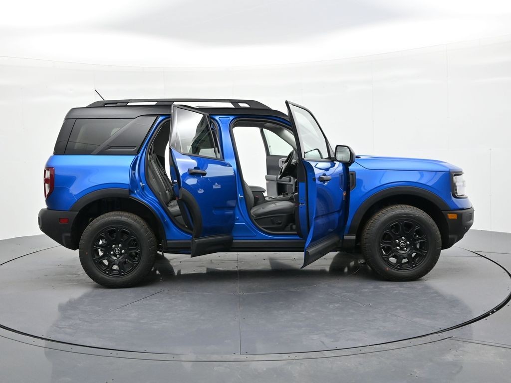 Ford Bronco Sport Vehicle Full-screen Gallery Image 26