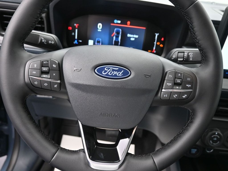 Ford Maverick Vehicle Full-screen Gallery Image 17