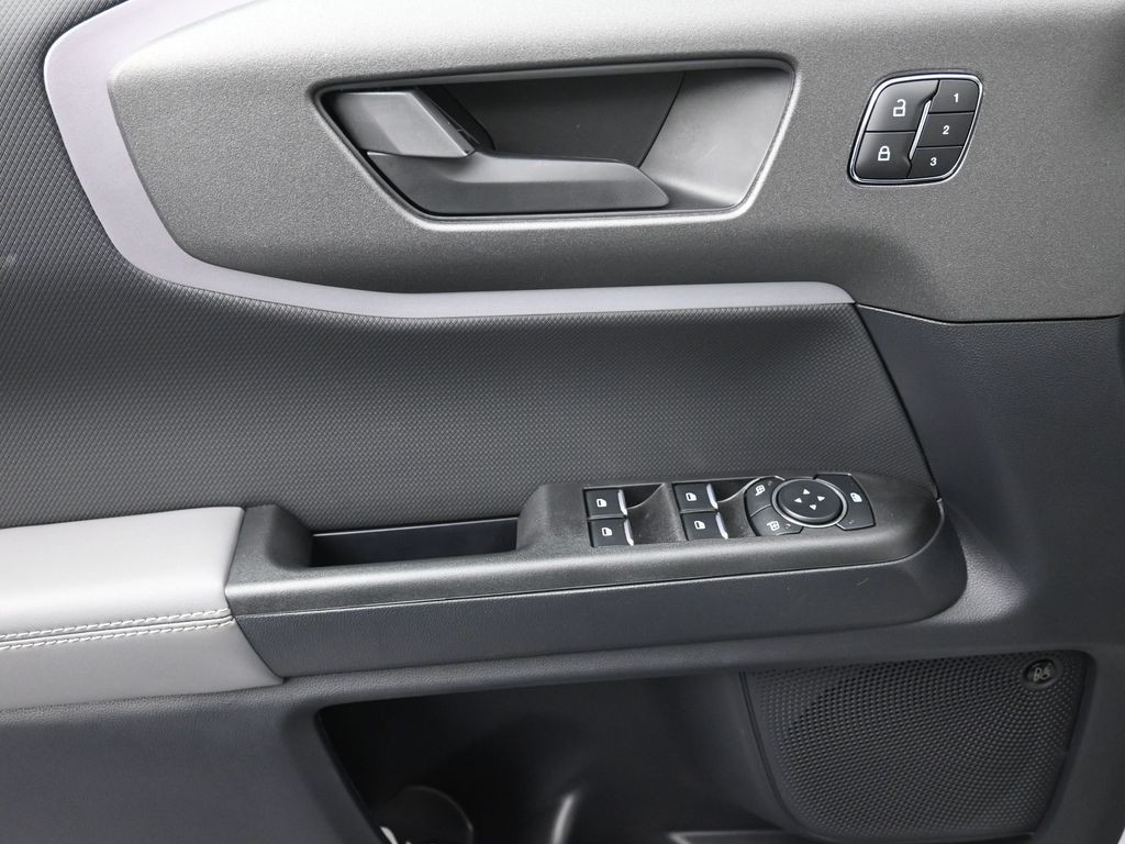 Ford Bronco Sport Vehicle Full-screen Gallery Image 11