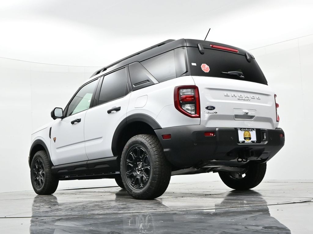 Ford Bronco Sport Vehicle Full-screen Gallery Image 24