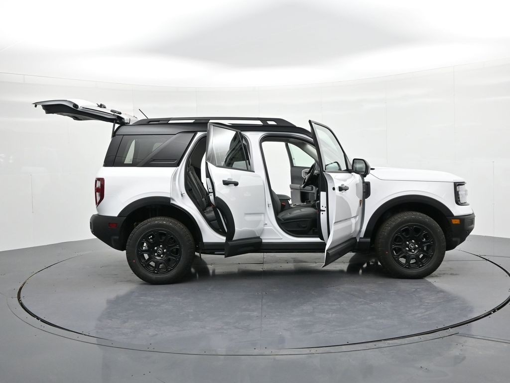 Ford Bronco Sport Vehicle Full-screen Gallery Image 28