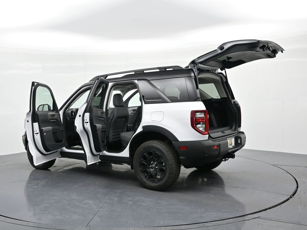 Ford Bronco Sport Vehicle Full-screen Gallery Image 29