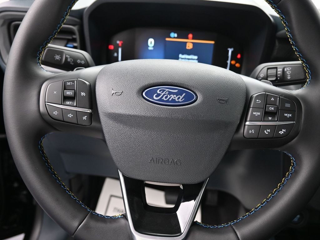 Ford Maverick Vehicle Full-screen Gallery Image 14