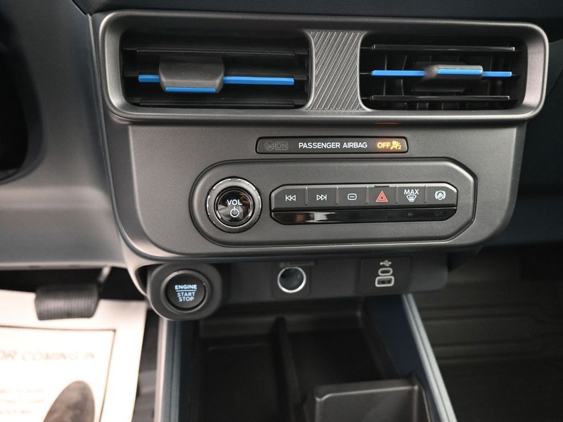 Ford Maverick Vehicle Full-screen Gallery Image 12