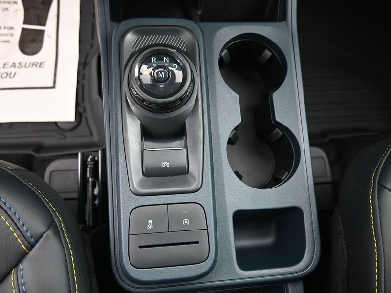 Ford Maverick Vehicle Full-screen Gallery Image 13