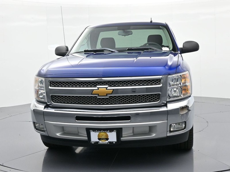 Chevrolet Silverado 1500 Vehicle Full-screen Gallery Image 3