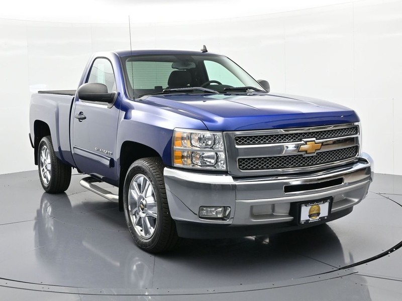 Chevrolet Silverado 1500 Vehicle Full-screen Gallery Image 4