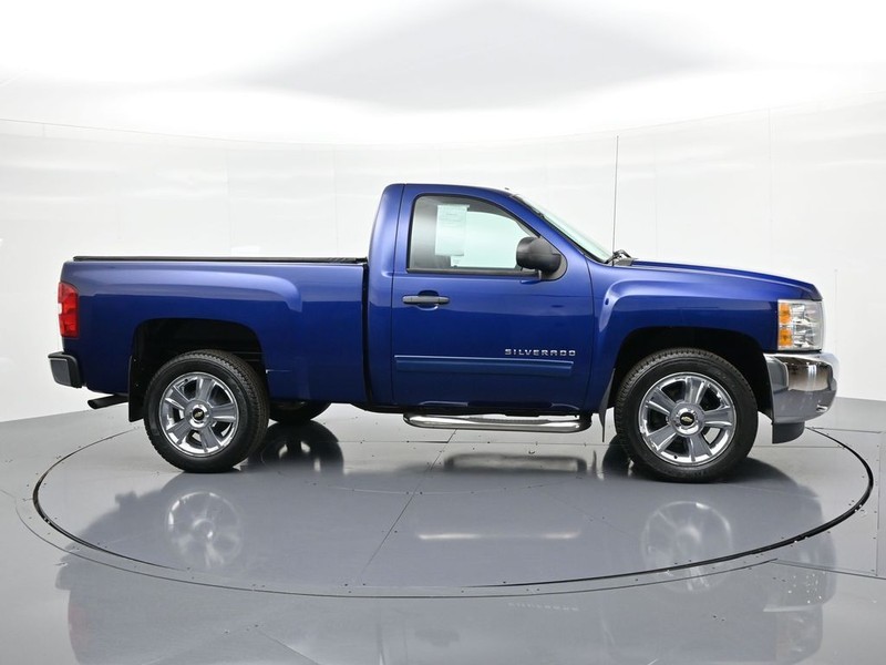 Chevrolet Silverado 1500 Vehicle Full-screen Gallery Image 5