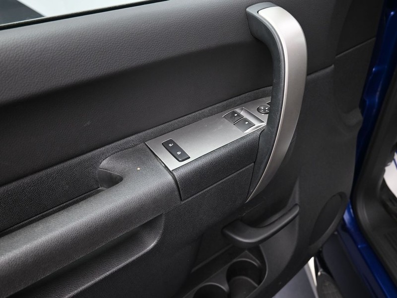 Chevrolet Silverado 1500 Vehicle Full-screen Gallery Image 10