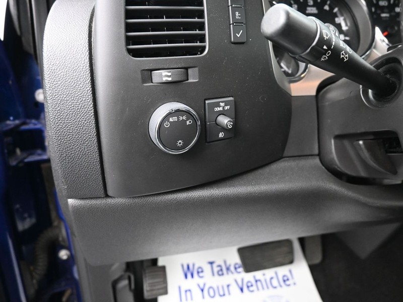 Chevrolet Silverado 1500 Vehicle Full-screen Gallery Image 12