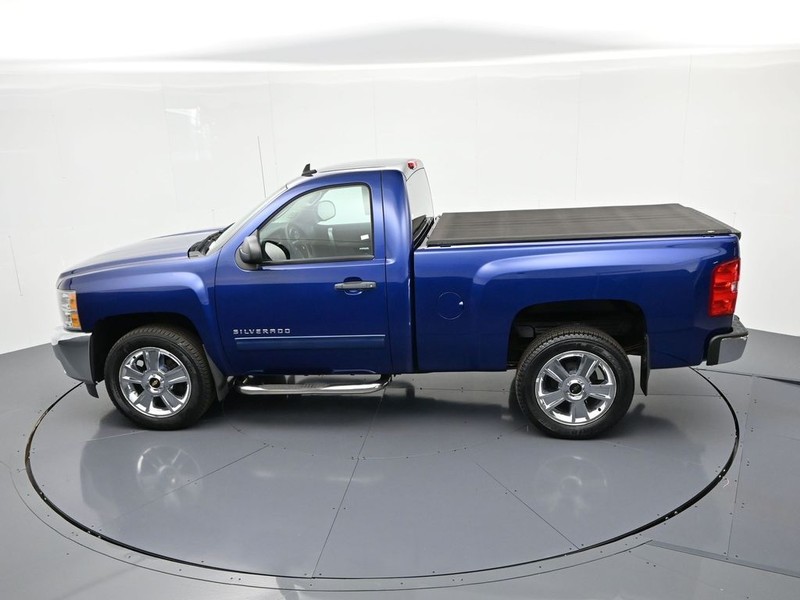 Chevrolet Silverado 1500 Vehicle Full-screen Gallery Image 18