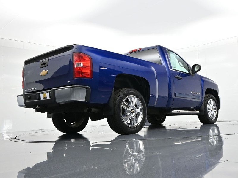 Chevrolet Silverado 1500 Vehicle Full-screen Gallery Image 21